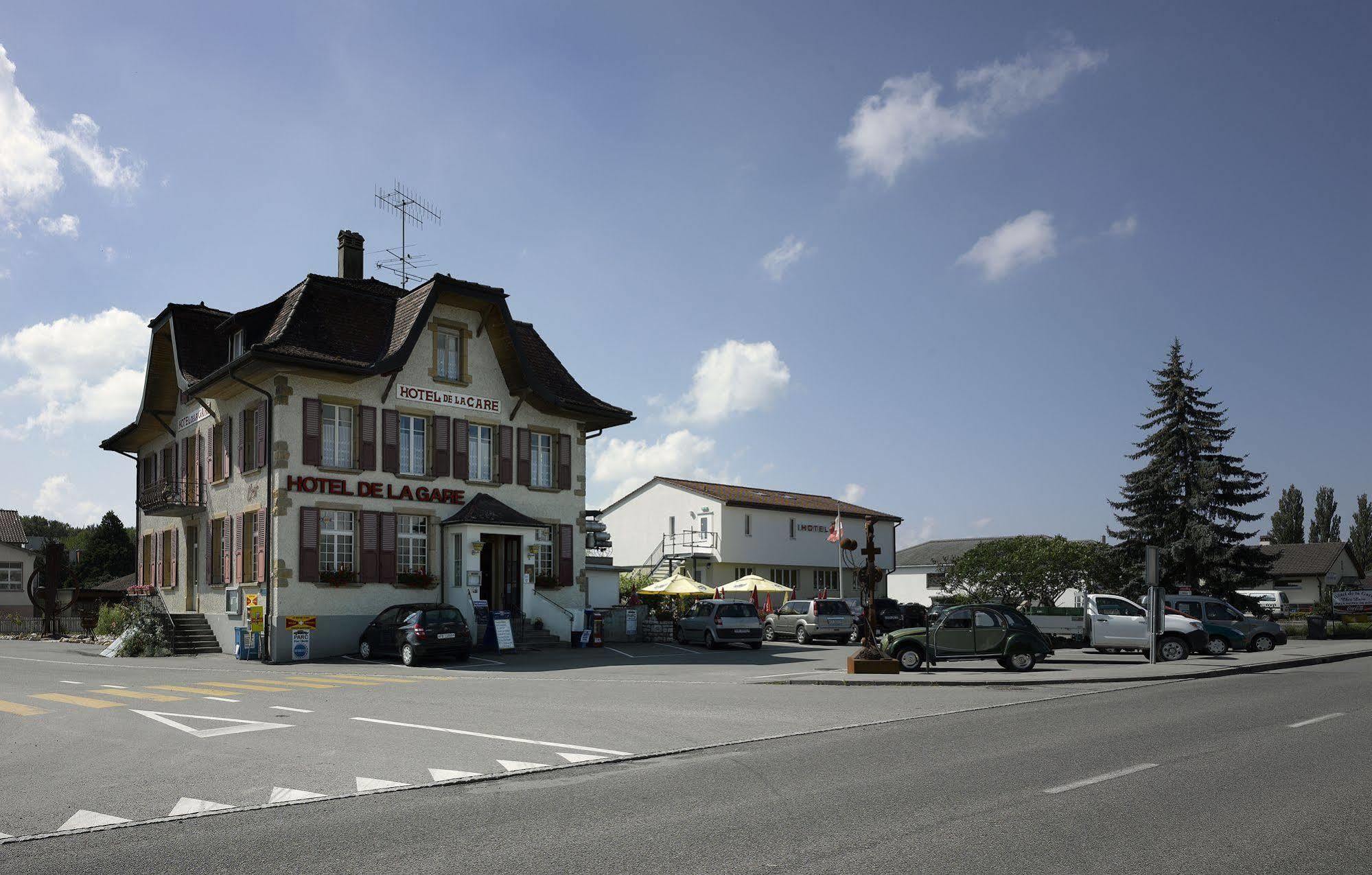 Hotel De La Gare Sugiez Екстериор снимка