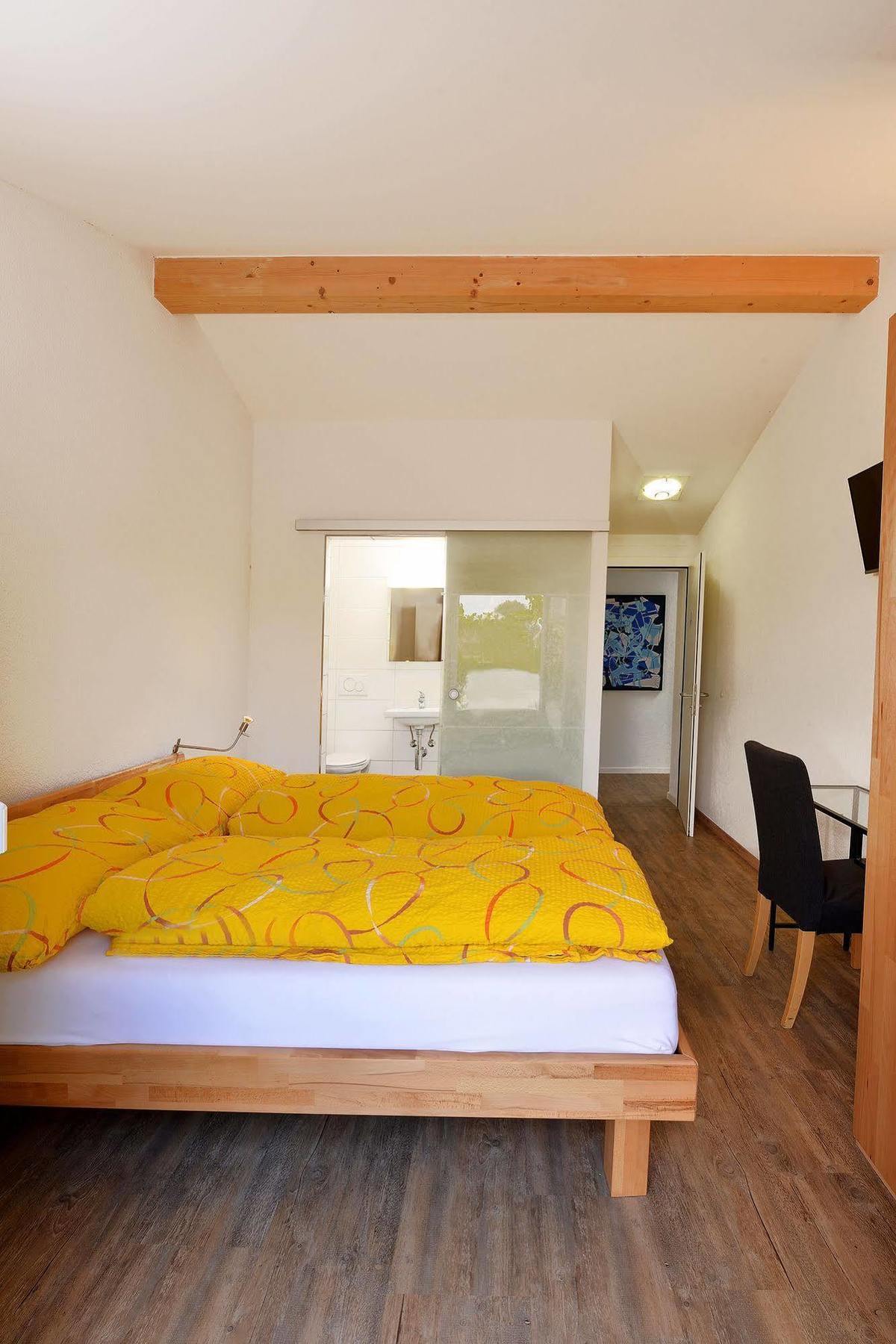 Hotel De La Gare Sugiez Екстериор снимка